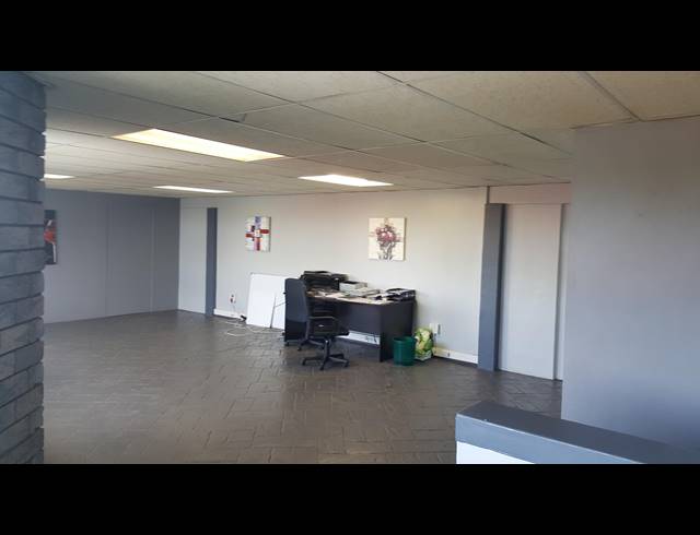 242M² WAREHOUSE TO LET IN KILLARNEY GARDENS